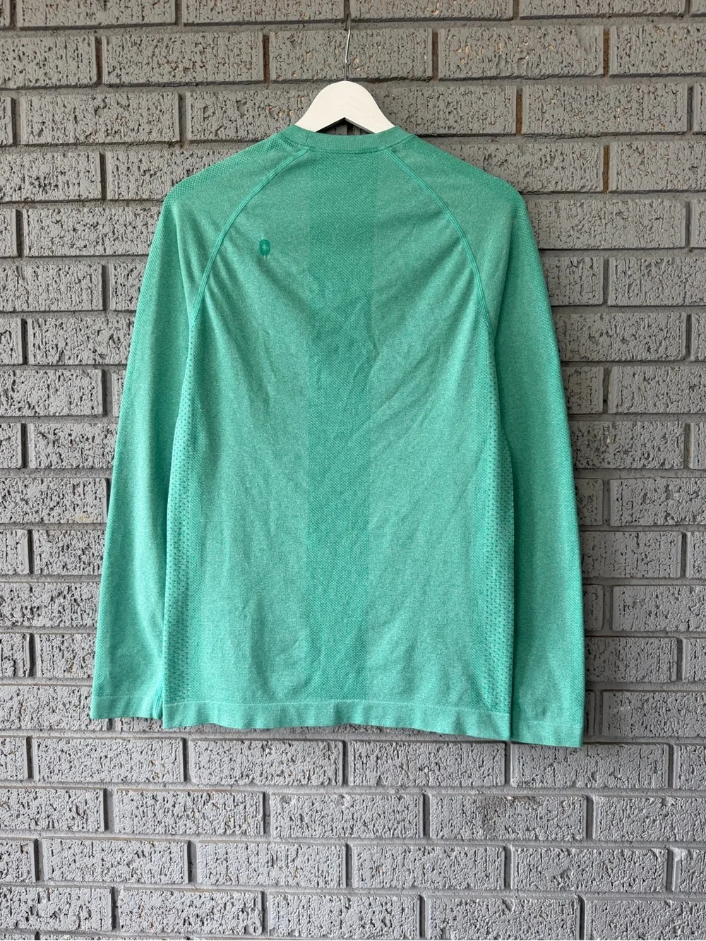 Figs Makato Seamless Longsleeve Underscrub Surgical Green Mint Men’s Small